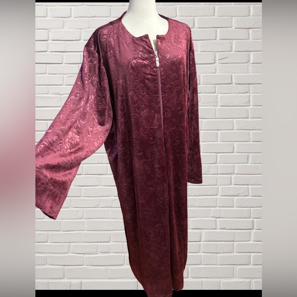 Miss Elaine 2X Wine Embossed Full Zip Caftan Luxe Lounge Gown Housecoat Robe - Picture 2 of 6